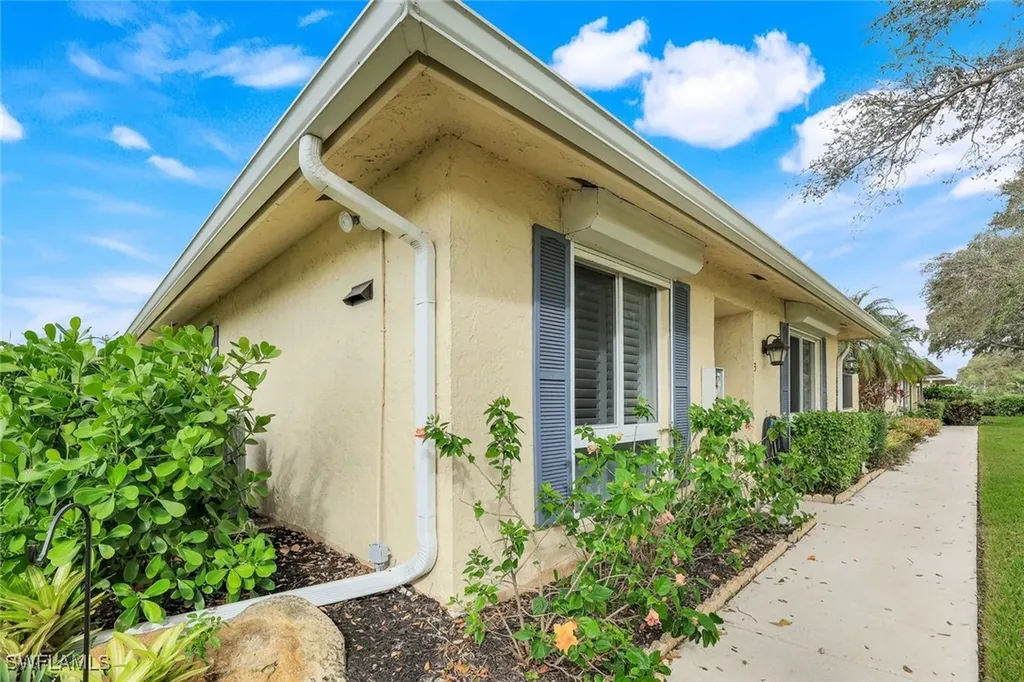 35 Glades Boulevard Naples FL 34112