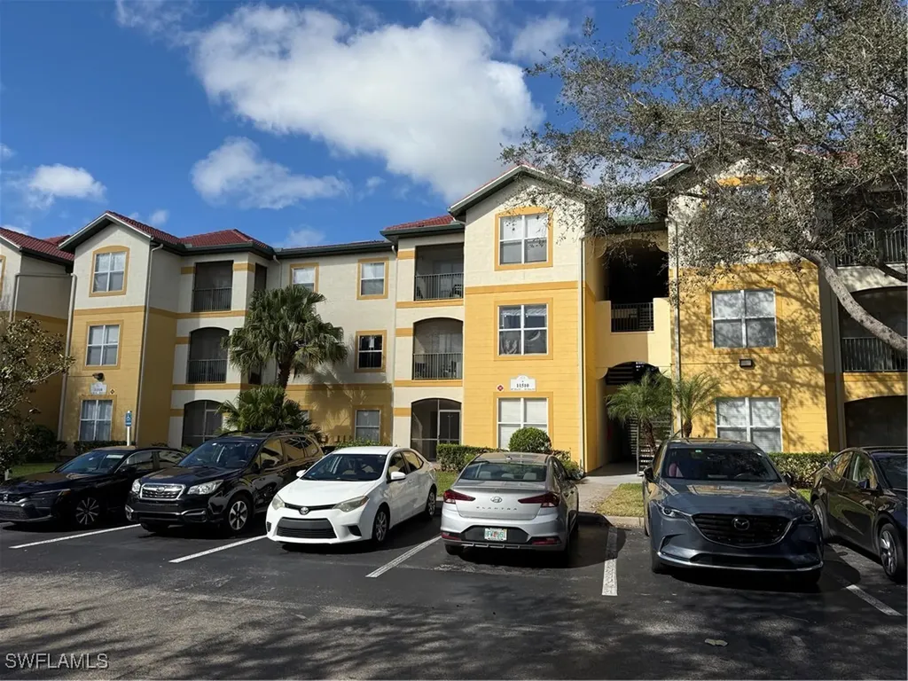 11510 Villa Grand Fort Myers FL 33913-8090