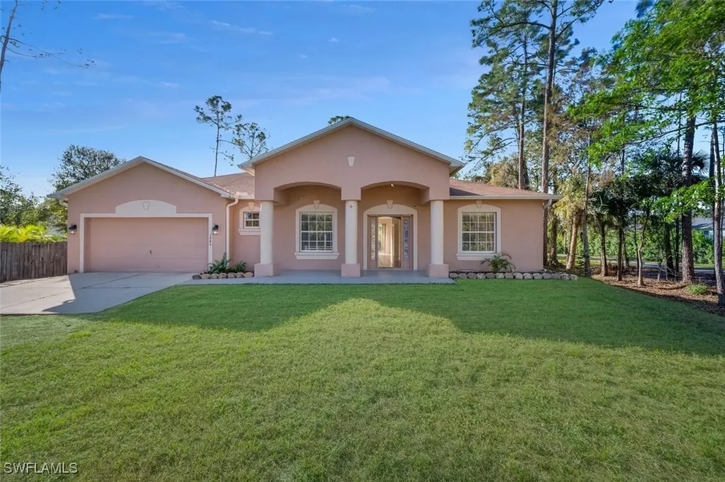 Naples FL, 1040 24th Avenue NE