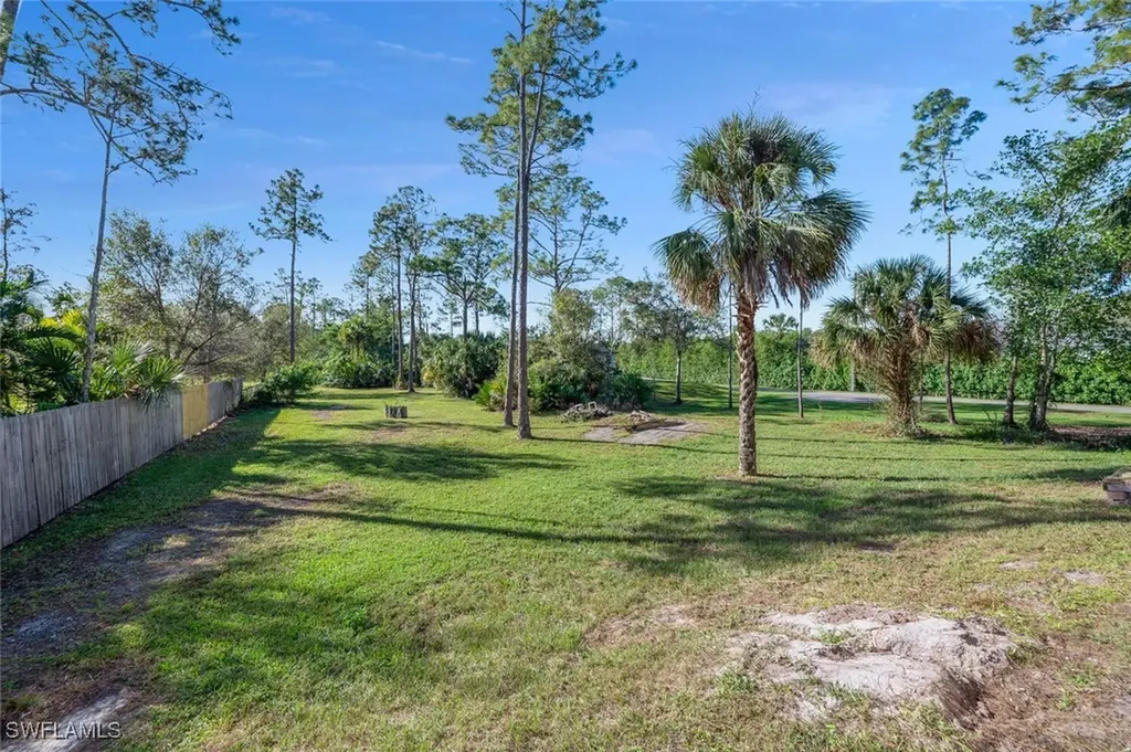 1040 24th Avenue NE Naples FL 34120