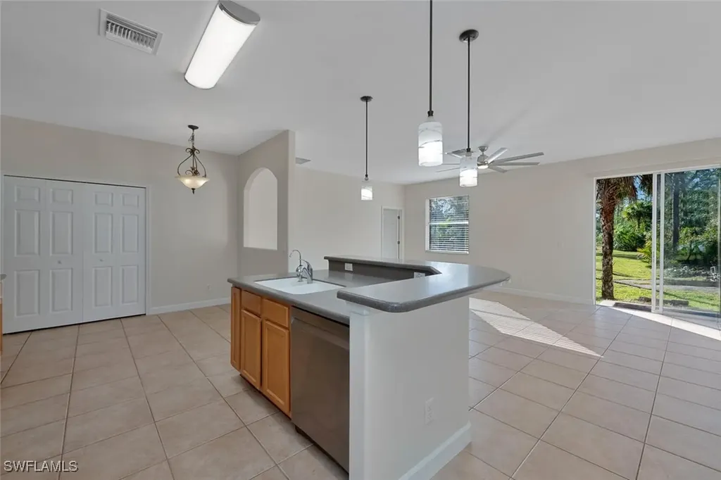 1040 24th Avenue NE Naples FL 34120
