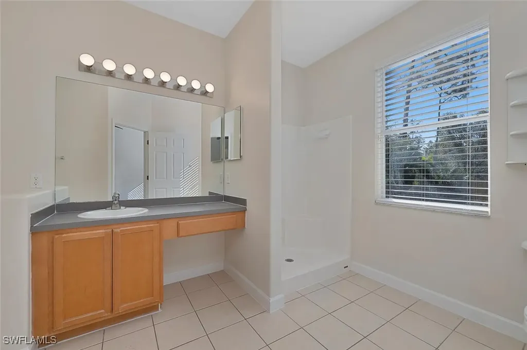 1040 24th Avenue NE Naples FL 34120