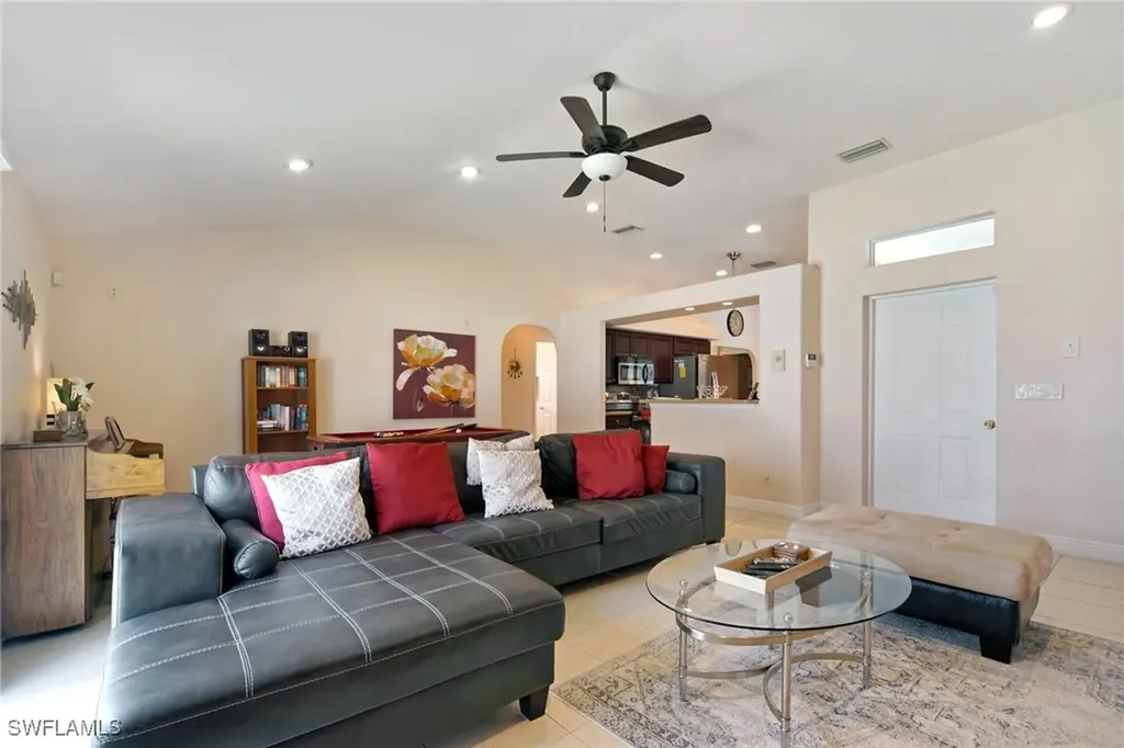 2505 SW 38th Terrace Cape Coral FL 33914