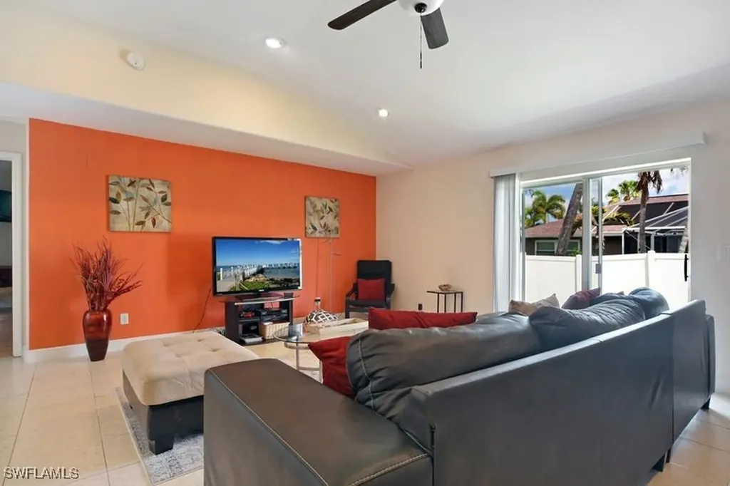 2505 SW 38th Terrace Cape Coral FL 33914