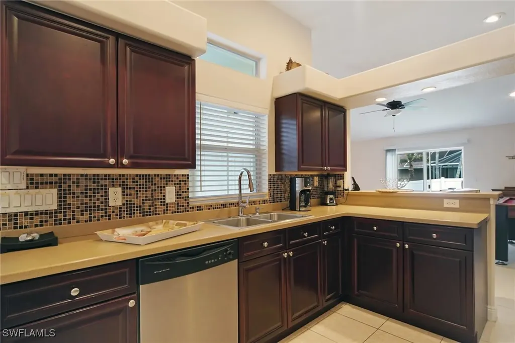 2505 SW 38th Terrace Cape Coral FL 33914