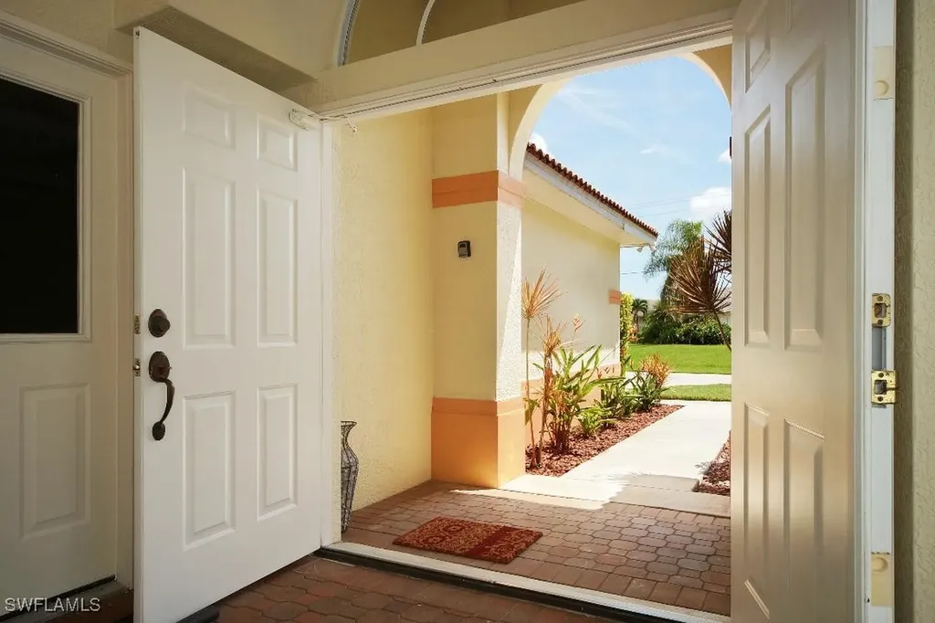 2505 SW 38th Terrace Cape Coral FL 33914