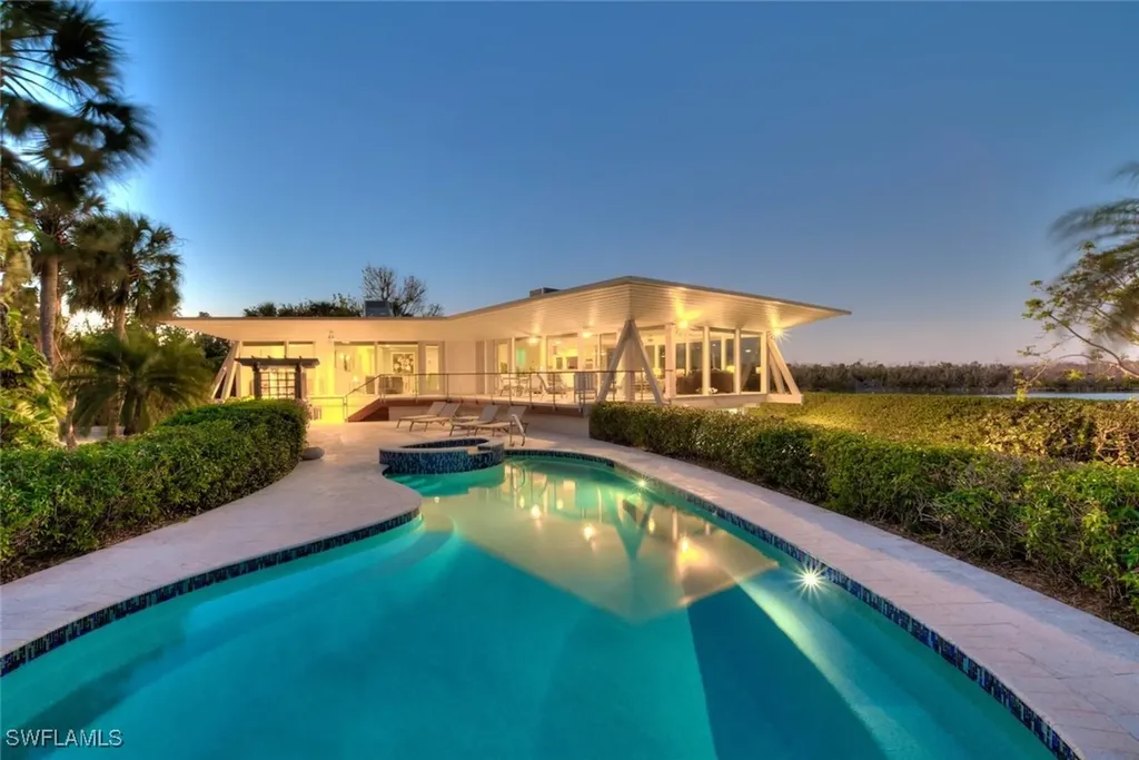 2688 Coconut Drive Sanibel FL 33957