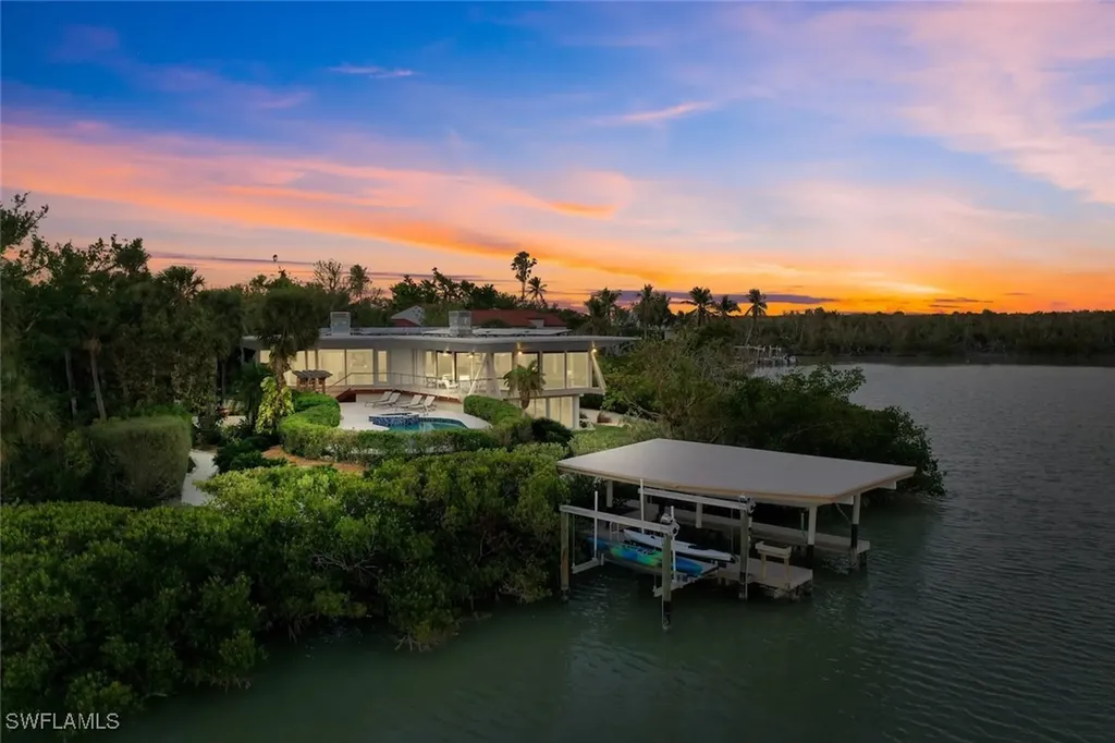 2688 Coconut Drive Sanibel FL 33957