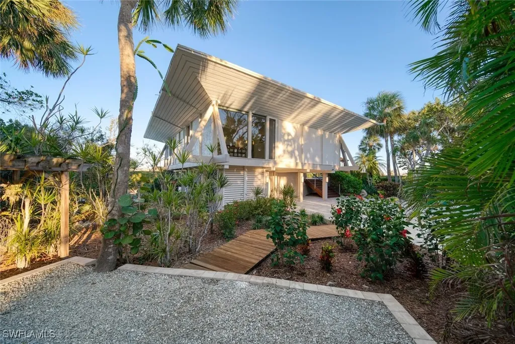 2688 Coconut Drive Sanibel FL 33957