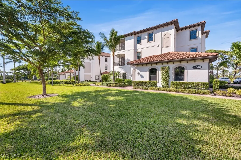 Bonita Springs FL, 4540 Colony Villas Drive, Unit 1903