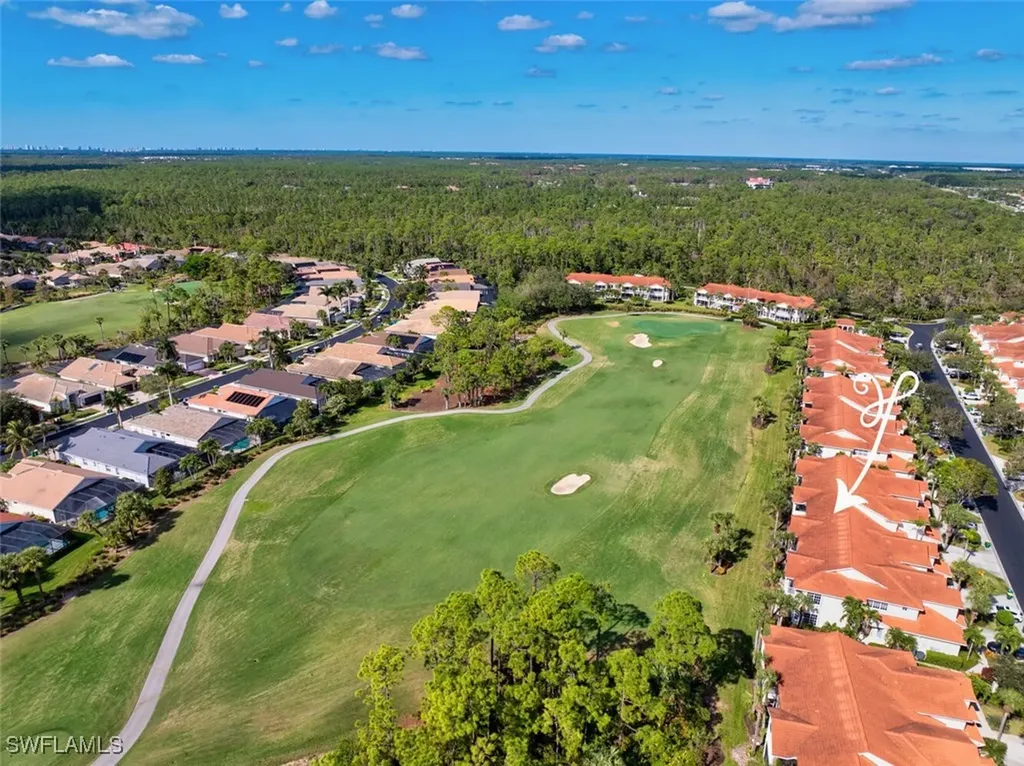 Naples FL, 4665 Winged Foot Court, Unit 4-204