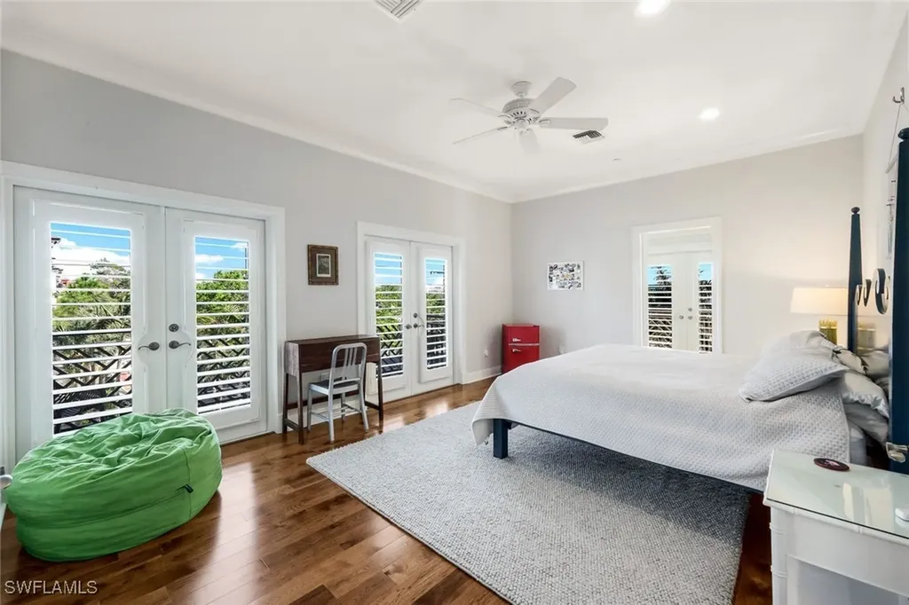 380 10th Street S Naples FL 34102
