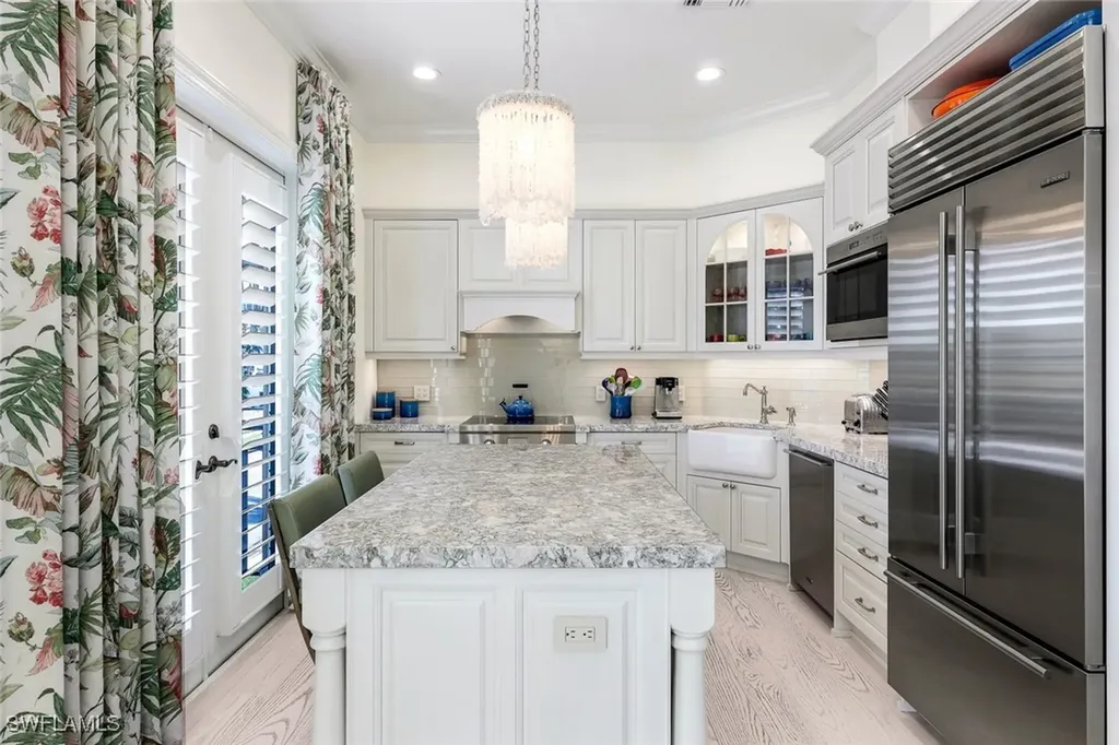 380 10th Street S Naples FL 34102