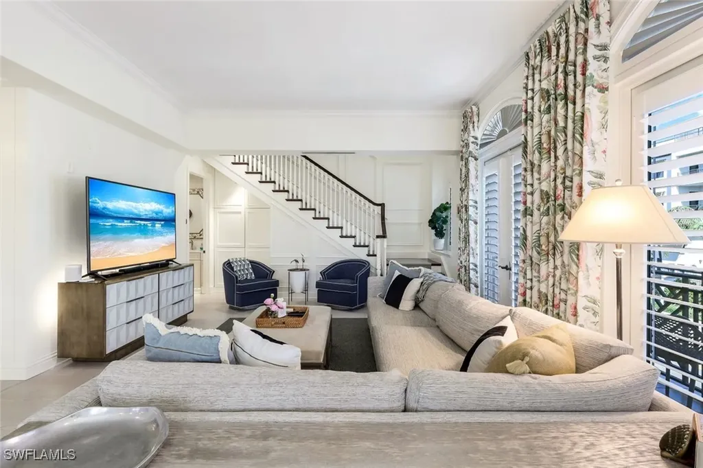 380 10th Street S Naples FL 34102