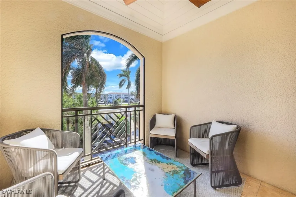 380 10th Street S Naples FL 34102