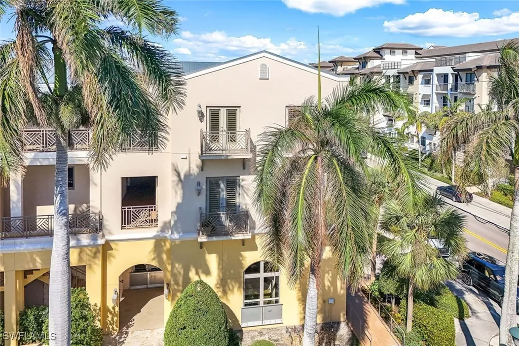 380 10th Street S Naples FL 34102