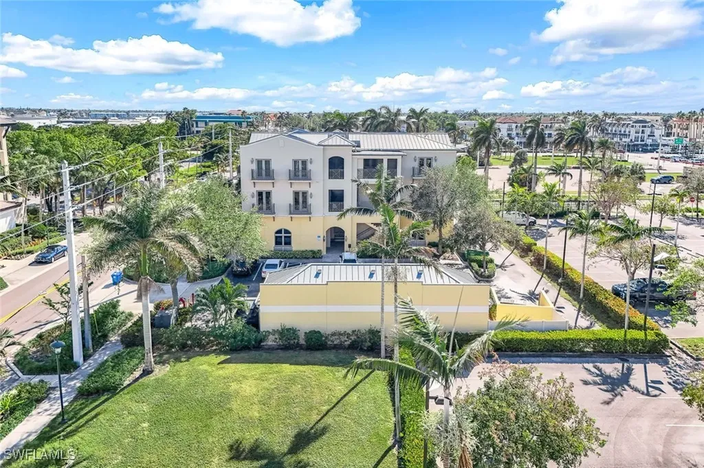 380 10th Street S Naples FL 34102