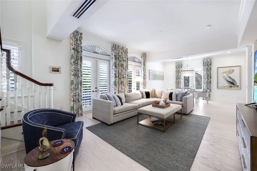 380 10th Street S Naples FL 34102