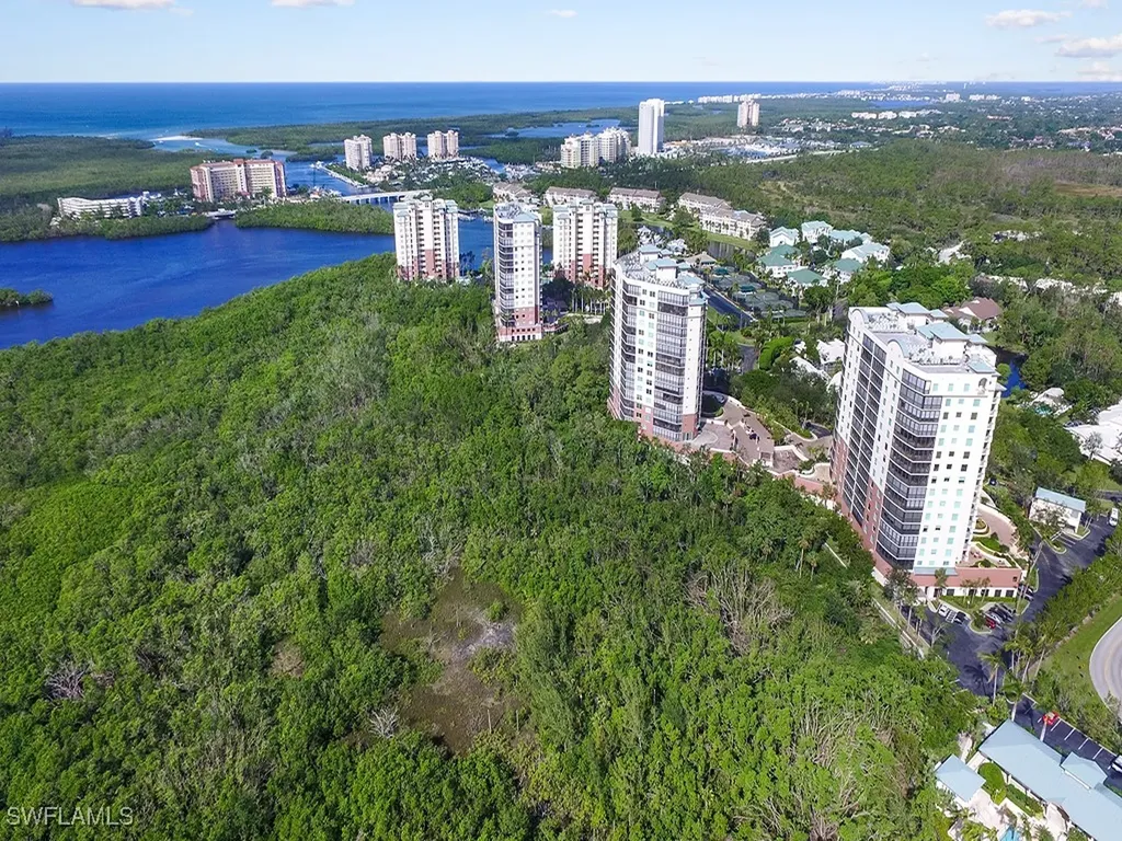 Naples FL, 455 Cove Tower Drive, Unit 903