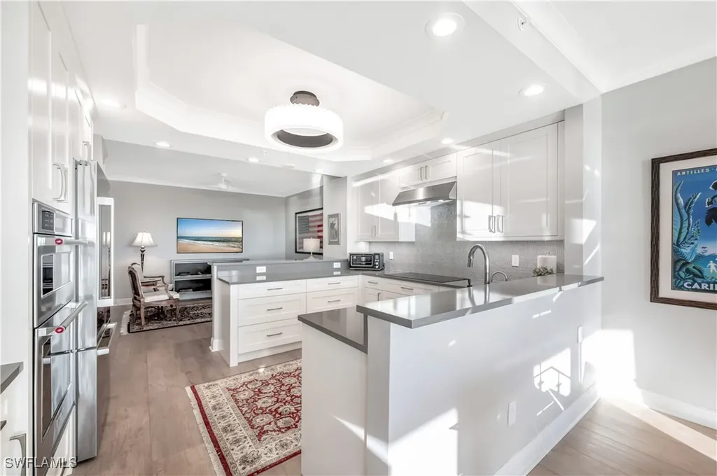 455 Cove Tower Drive Naples FL 34110