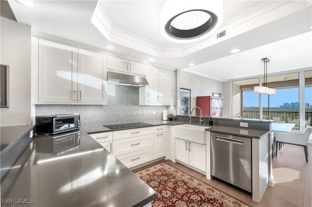 455 Cove Tower Drive Naples FL 34110