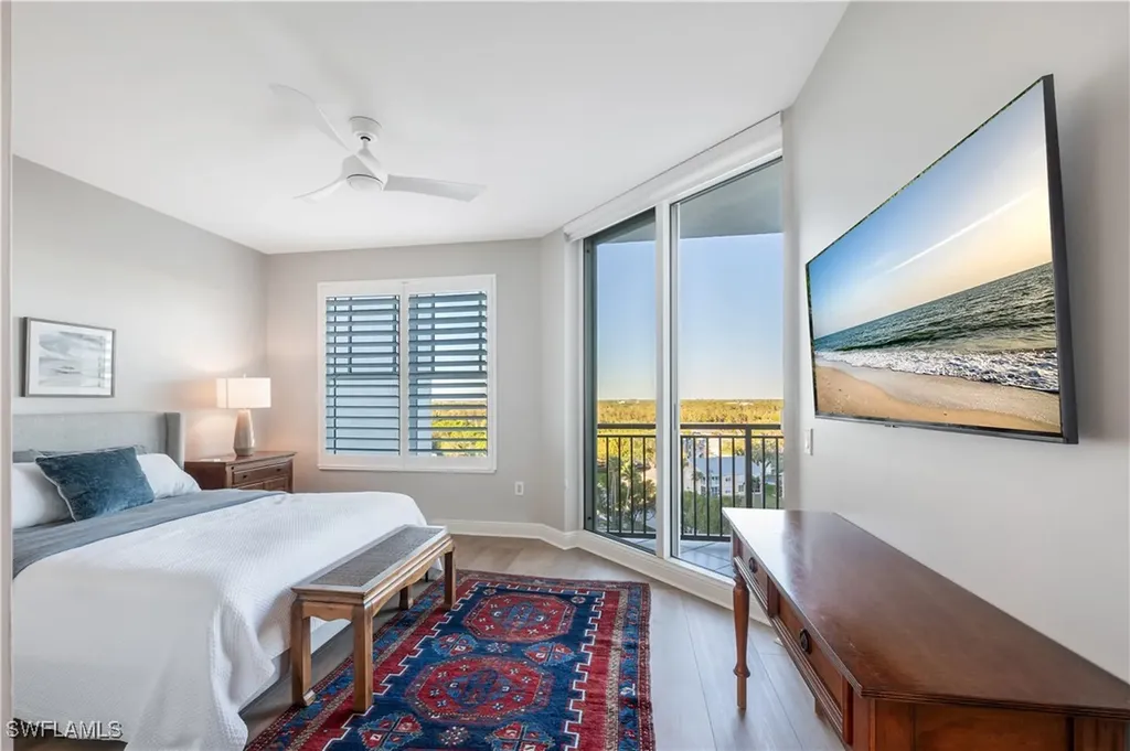 455 Cove Tower Drive Naples FL 34110