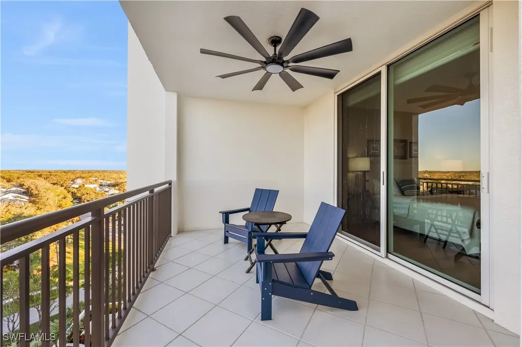 455 Cove Tower Drive Naples FL 34110