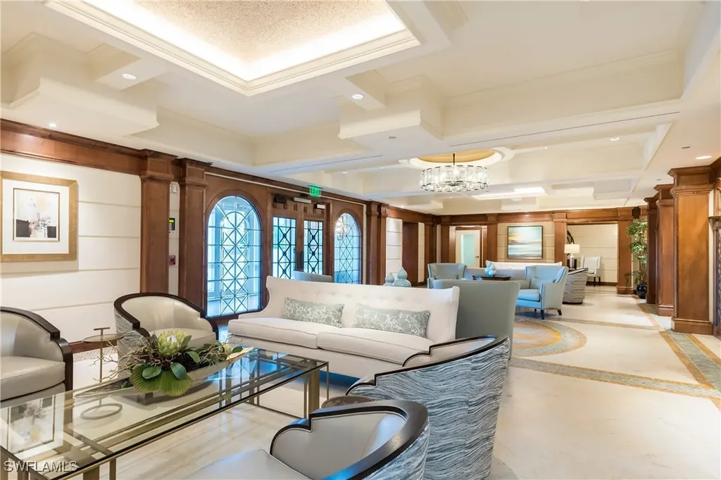 455 Cove Tower Drive Naples FL 34110