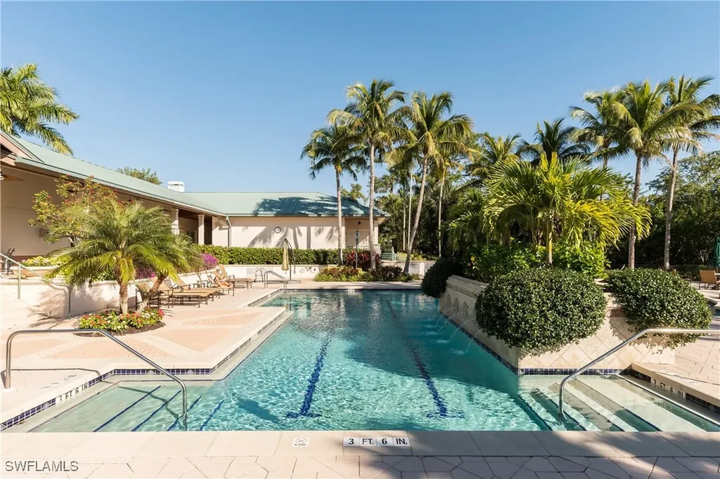 455 Cove Tower Drive Naples FL 34110