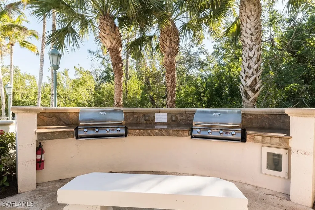 455 Cove Tower Drive Naples FL 34110