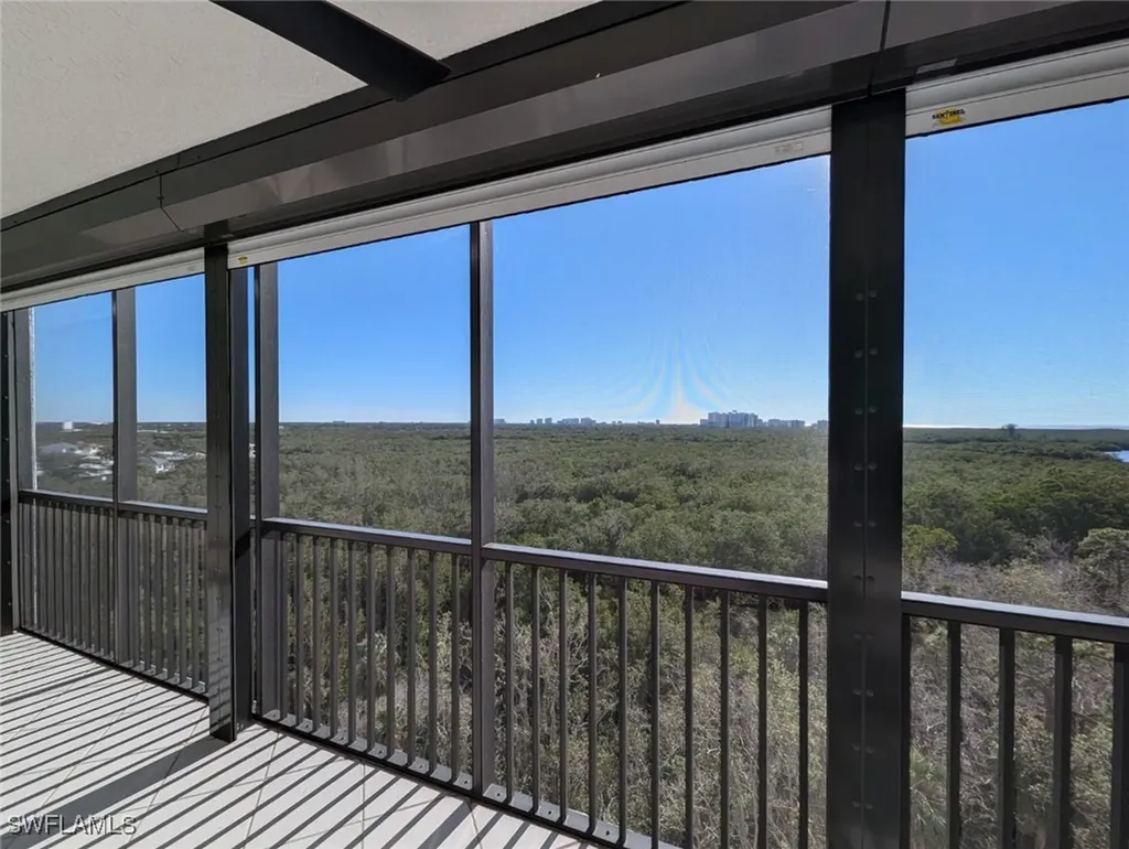 455 Cove Tower Drive Naples FL 34110