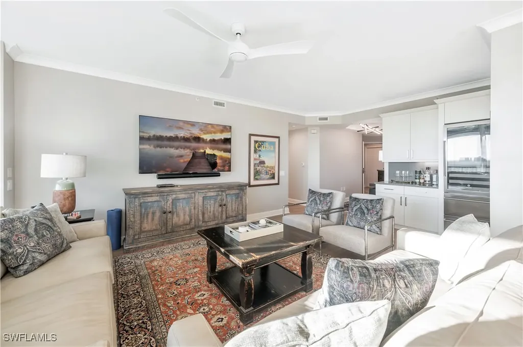 455 Cove Tower Drive Naples FL 34110