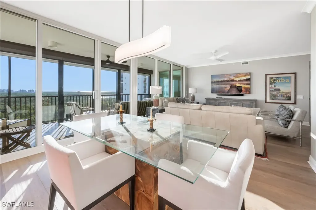 455 Cove Tower Drive Naples FL 34110