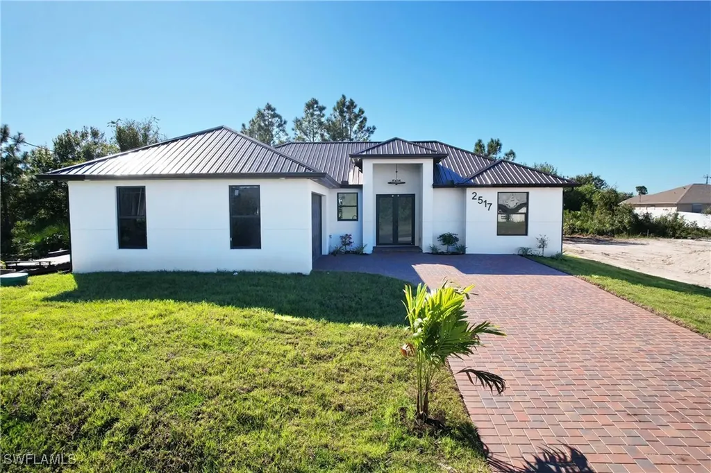 2517 11th Street SW Lehigh Acres FL 33976