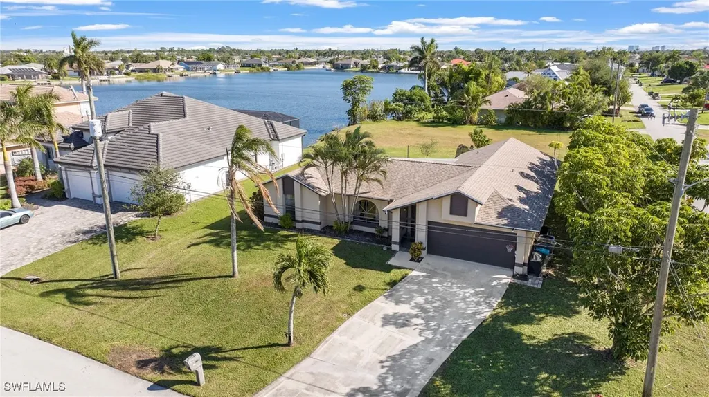 301 NE 19th Place Cape Coral FL 33909