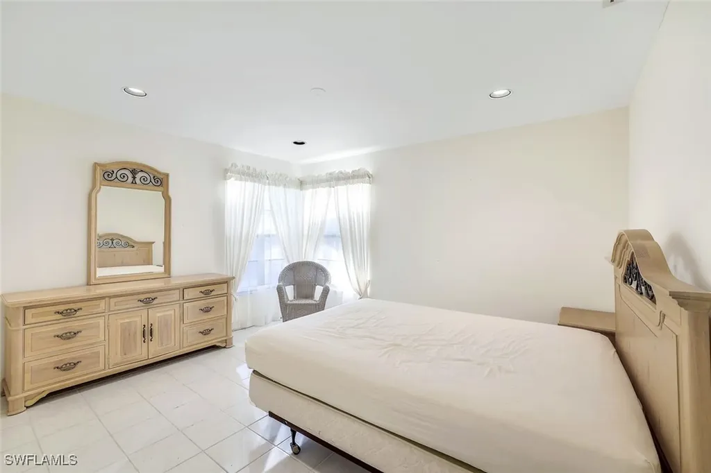 475 Seabee Avenue Naples FL 34108