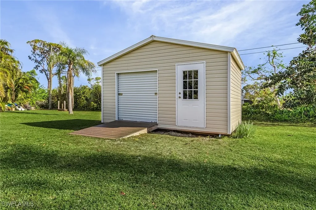 5848 Stringfellow Road St. James City FL 33956