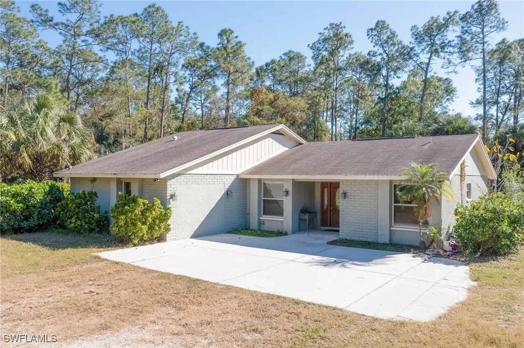 5380 Coral Wood Drive Naples FL 34119