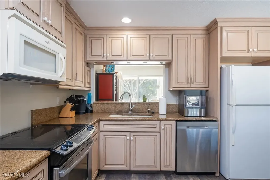 5380 Coral Wood Drive Naples FL 34119
