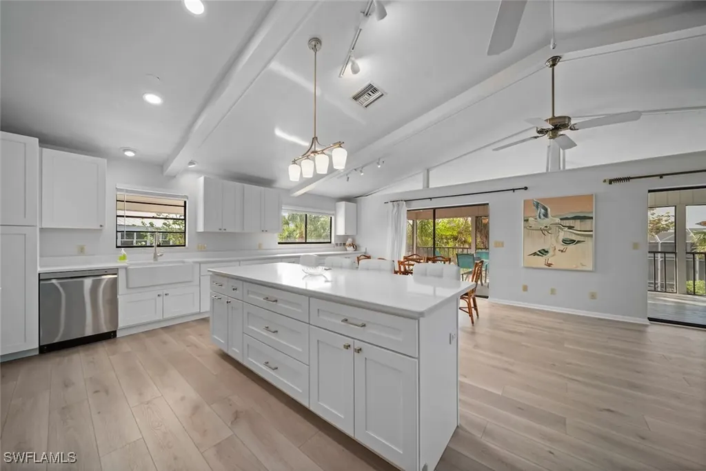 653 Oliva Street Sanibel FL 33957