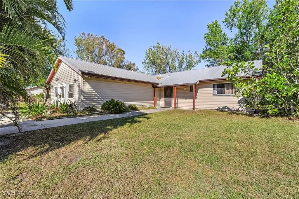 4754 Woodstock Road St. James City FL 33956