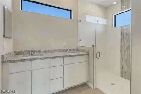 422 NE 25th Terrace Cape Coral FL 33909