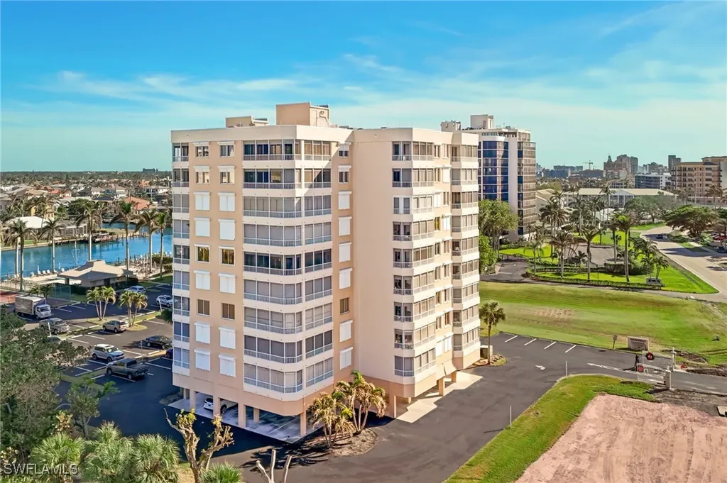 11118 Gulf Shore Drive Naples FL 34108