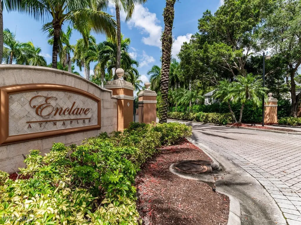 1185 Wildwood Lakes Boulevard Naples FL 34104