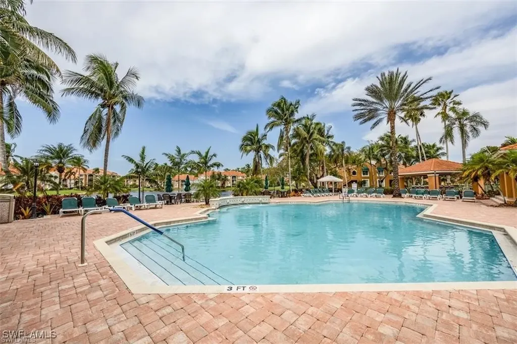 1185 Wildwood Lakes Boulevard Naples FL 34104