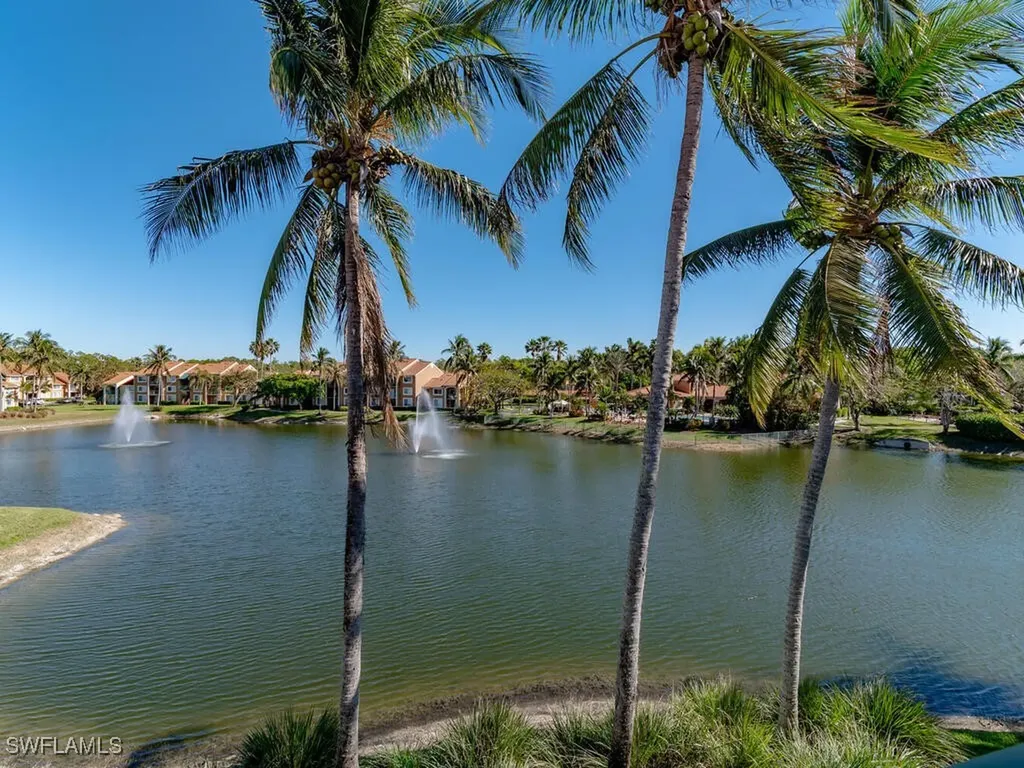 1185 Wildwood Lakes Boulevard Naples FL 34104