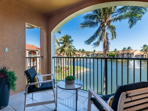1185 Wildwood Lakes Boulevard Naples FL 34104