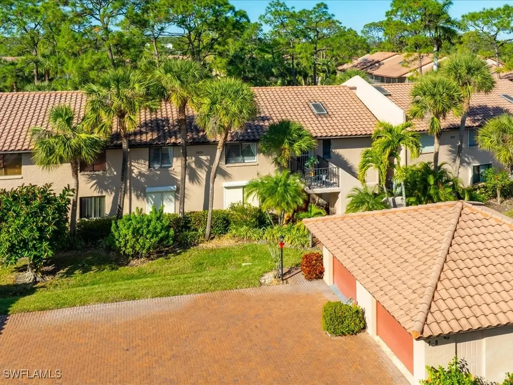 3231 Horse Carriage Way Naples FL 34105