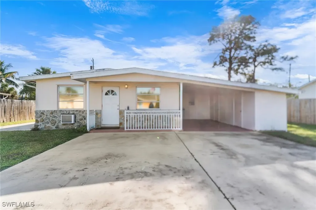 4820 Barcelona Circle Naples FL 34112