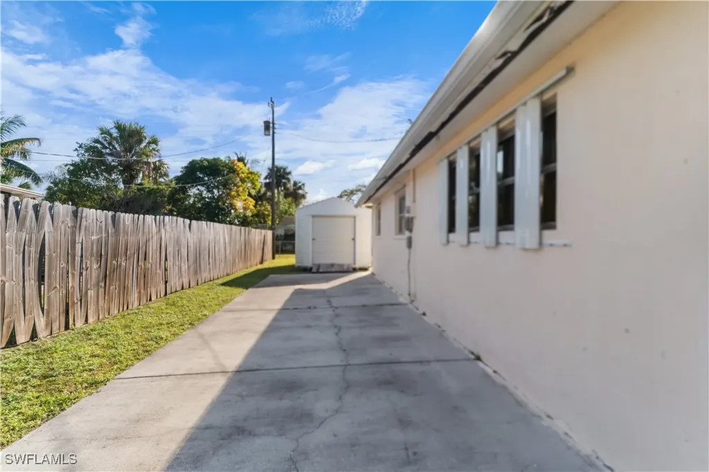 4820 Barcelona Circle Naples FL 34112